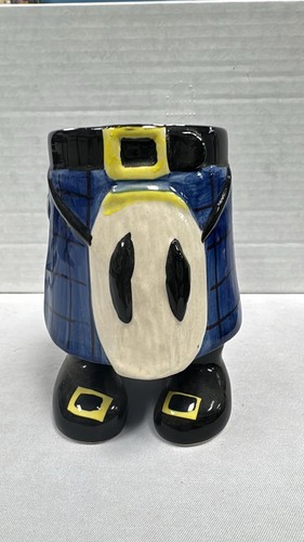 Scottish kilt ceramic - , feet