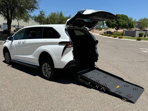 2025 toyota sienna - le, 8