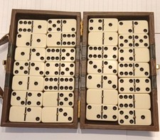 Dominos Set In A Case Classic Domino Game Jeu de 28 ART NO 40123