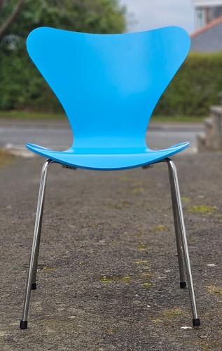 Arne jacobsen blue chairs - blue,