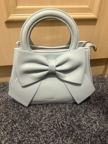 Stunning baby blue - blue, detail