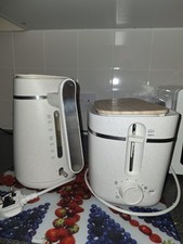 Beige kettle toaster set - beige,