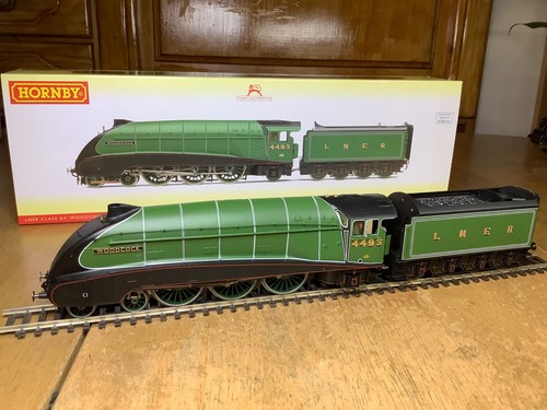 Hornby r3630 lner green 2 - green, 4-6-2