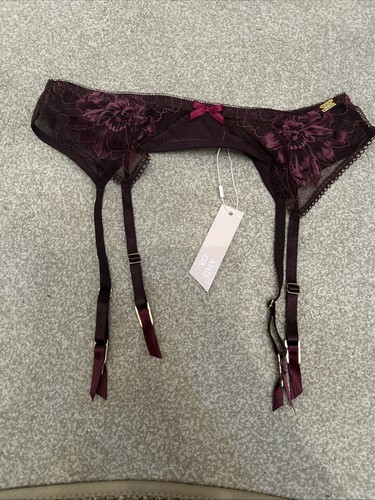 Suspender belt size - belt,