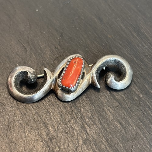 Signed navajo tufa cast - l,