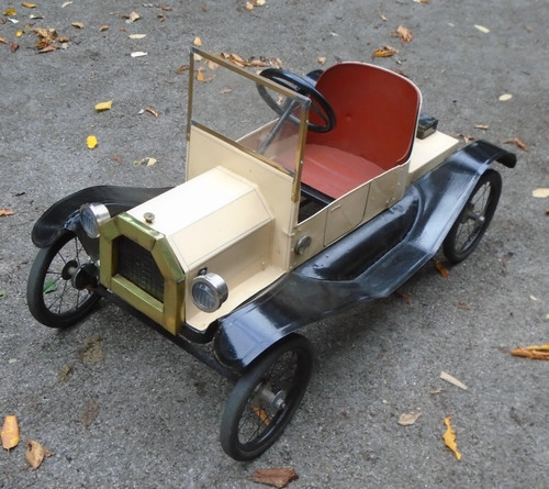 Vintage toy pedal car - , t