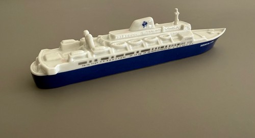 Miniture porcelain crusie - miniture,