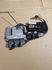 2.5 engine ecu 0281011890 vauxhall vivaro renault trafic  van