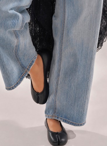 Tabi split toe shoes - split,