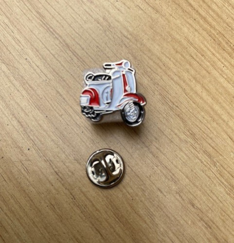Vespa scooter pin badge - scooter,