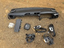 Toyota Hilux Mk8 JBL dash Knee Air Bag Steering Wheel Air Bag seatbelts 