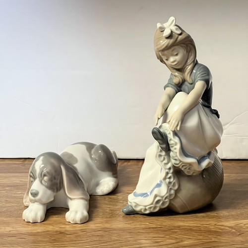 Nao lladro girl tying shoe - my,
