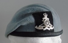 British Army Royal Artillery (Army Air Corps Attached)  Beret & Cap Badge