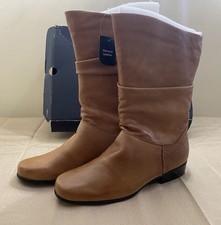 Liz and Company Carmel Tan