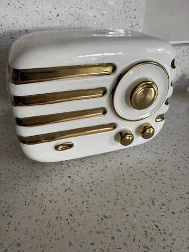 New white and gold radio - new,