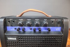 YAMAHA VA-10 Stereo Guitar Amplifier Speaker Portable Battery & Mains Compact