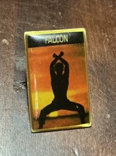 VINTAGE MARTIAL ARTS PIN BADGE FALCON COLLECTABLE BADGE 