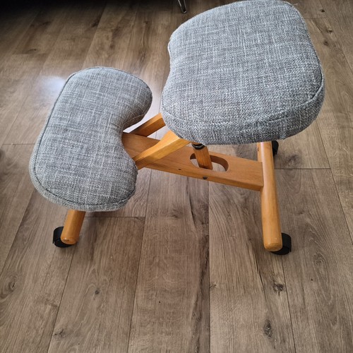 Kneeling stool rolling - kneeling, task