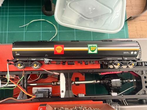 Bachmann oil tanker - hornby, 100