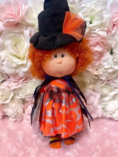 Nines little mia - mia, halloween