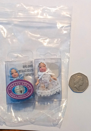 Streets ahead dolls house - streets,