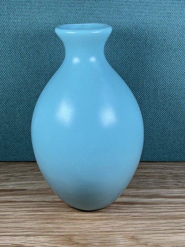 Gorgeous mid blue inch tall - inch,
