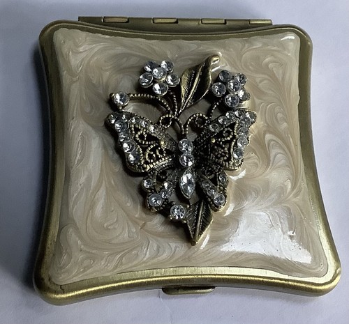Beautiful vintage compact - vintage,