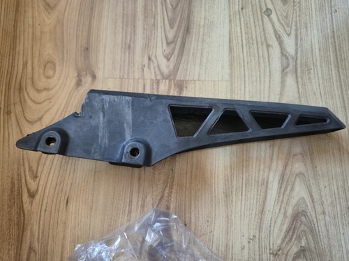 Gsxr 750 slabside chain guard - 750,