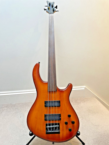 Dean edge fretless bass - dean,