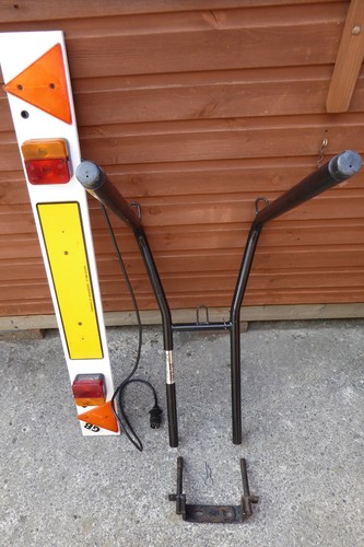 Tow bar mounted bike rack