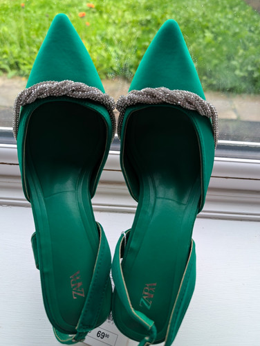 Zara green pointed toe - zara,