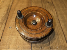 VINTAGE 3 1/2" WOODEN NOTTINGHAM SPINEBACK FISHING REEL WITH RATCHET