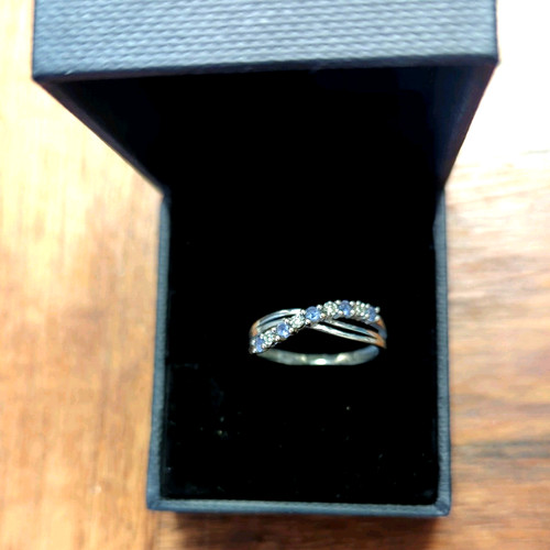 9ct white gold - white,