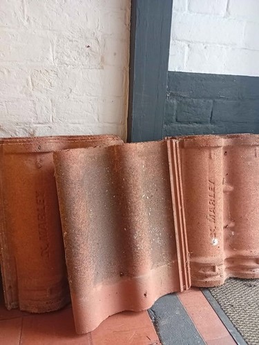 Red roof tiles marley mendip - red,