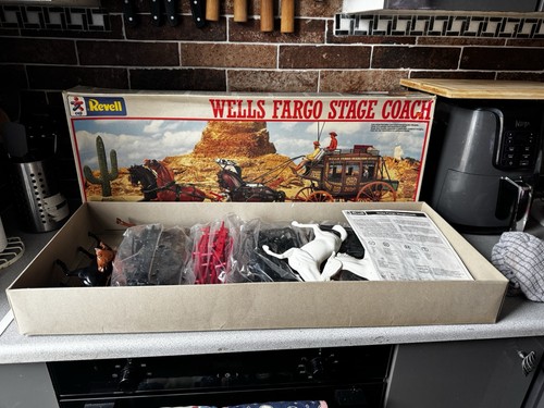 Revell wells fargo - revell, 1/16