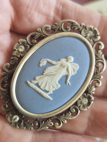 Silver wedgwood brooch large - wedgwood,