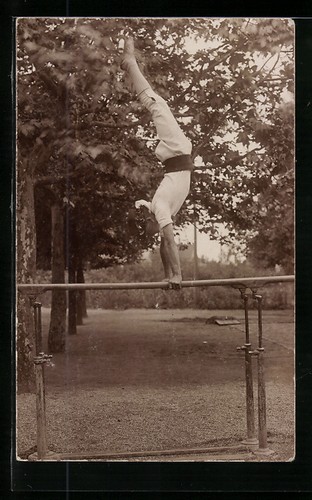 Gymnast the parallel - on, bars