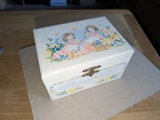 Mele & Co. Musical Jewellery Box with Wind-Up Mechanism