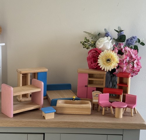 Bigjigs wooden doll house - wooden,