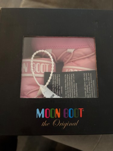 Pink moon boot crib - moon,
