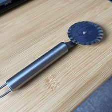Pizza Cutter Slicer Wavy Edge Blade Wheel Roller Dough Pastry Ravioli Stainless