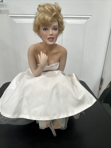 Franklin mint porcelain - mint,