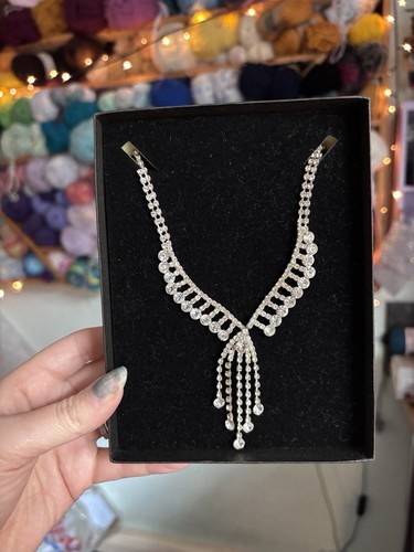 Costume jewellery necklace - jewellery,