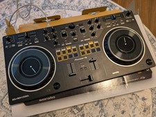 Pioneer DDJ-REV1 Serato DJ Controller
