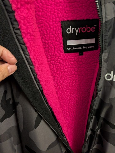 Dryrobe model advance grey - v3,