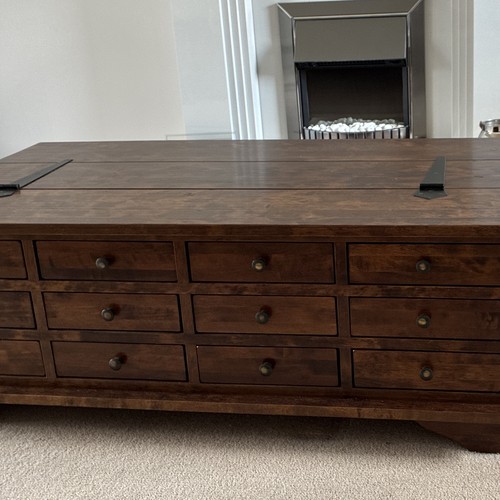 Laura ashley chestnut garratt - laura,