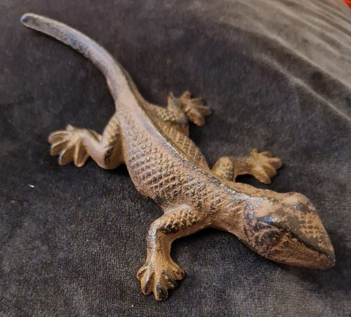 Cast iron lizard gecko - iron, /