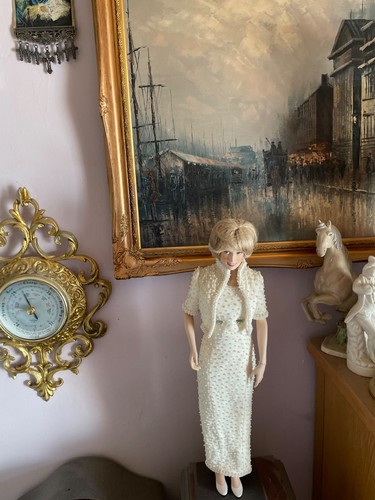 Princess diana figurene in - princess,