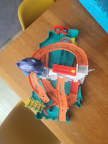 Hot wheels shark track bite - wheels,