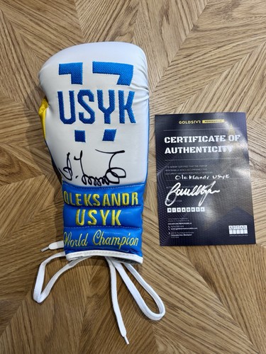 Signed boxing gloves - boxing, with